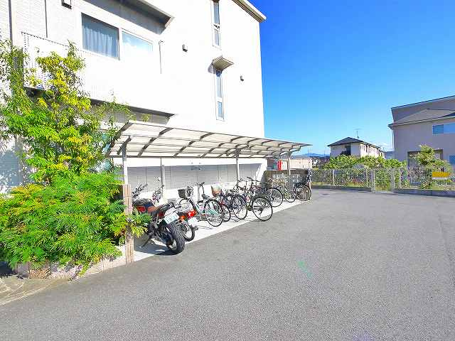 シャーメゾン天理のその他共用部分|自転車置き場