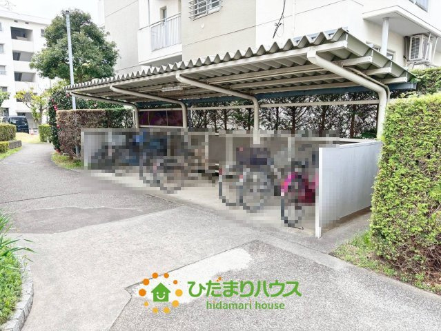 東鷲宮ニュータウン公園通り3-11号棟の駐輪場
