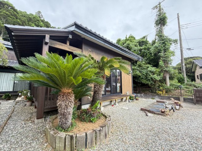 【庭】 | 夷隅郡御宿町浜 離れ付き平屋　2LDK