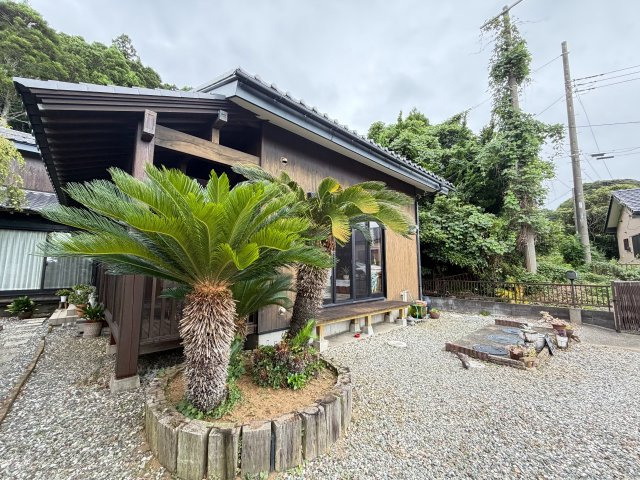 【庭】 | 夷隅郡御宿町浜 離れ付き平屋　2LDK