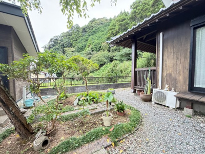 【庭】 | 夷隅郡御宿町浜 離れ付き平屋　2LDK