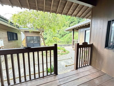 【庭】 | 夷隅郡御宿町浜 離れ付き平屋　2LDK