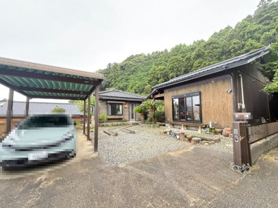 【駐車場】 | 夷隅郡御宿町浜 離れ付き平屋　2LDK