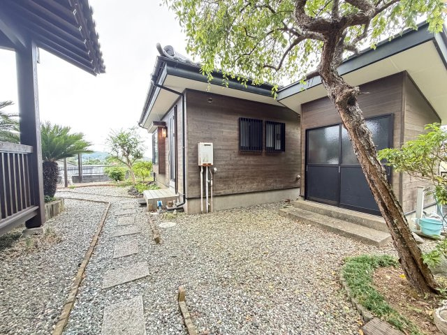 【庭】 | 夷隅郡御宿町浜 離れ付き平屋　2LDK