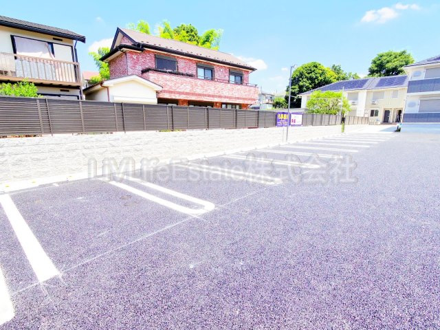 小金井市本町４丁目のアパートの駐車場