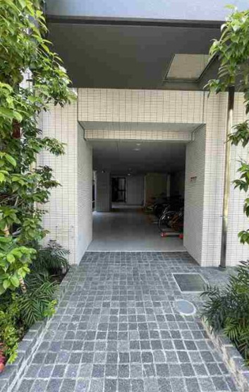 【エントランス】クレストコート新宿山吹町
