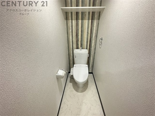温水洗浄便座付きのトイレです♪