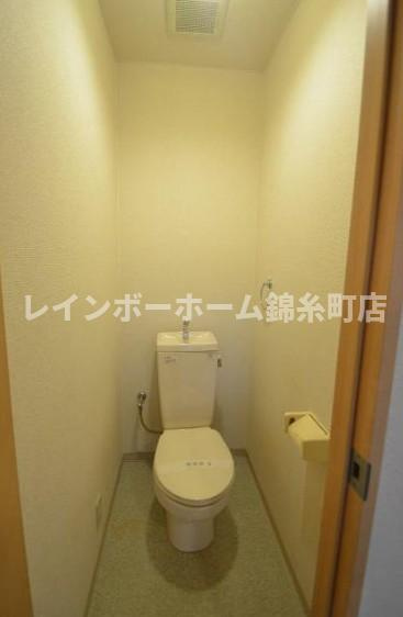足立区江北６丁目の賃貸マンションのトイレ