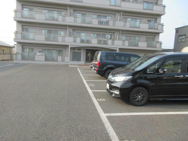プレステートの駐車場