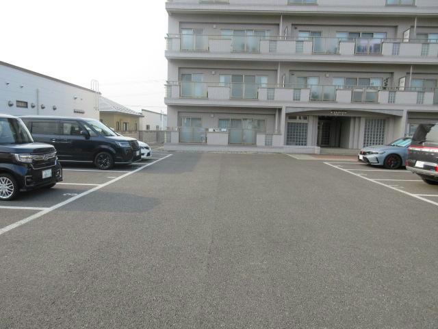 プレステートの駐車場