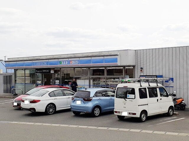 Ｐａｒｉｓ　Ｂの周辺|ローソン小山三丁目店まで900m