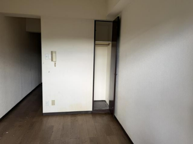 横浜市旭区鶴ケ峰本町３丁目の賃貸マンションの収納