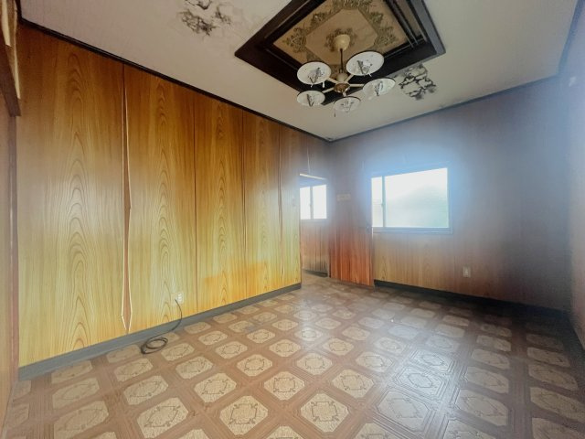 藤田町戸建ての洋室