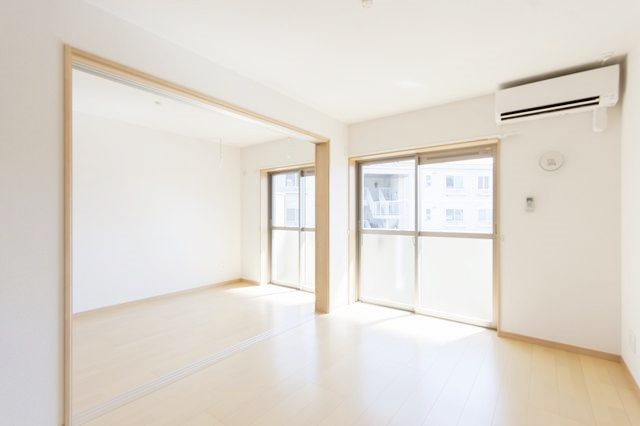 藤沢市城南３丁目の賃貸マンションの居間・リビング|使いやすいリビングになります♪