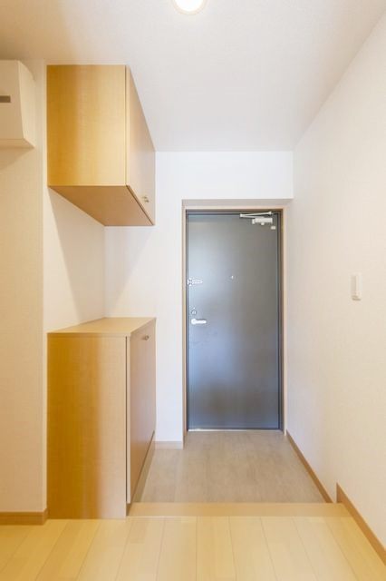 藤沢市城南３丁目の賃貸マンションの玄関|お履き物が多い方にもおすすめ♪