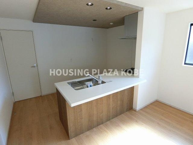 須磨区緑が丘新築戸建のキッチン