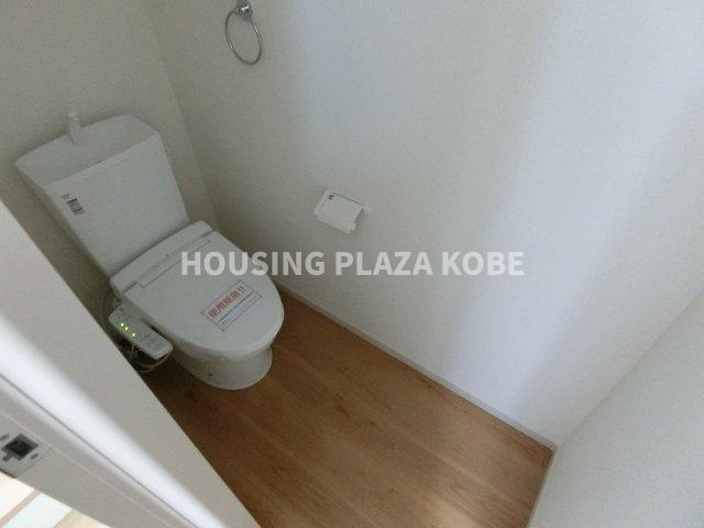 須磨区緑が丘新築戸建のトイレ