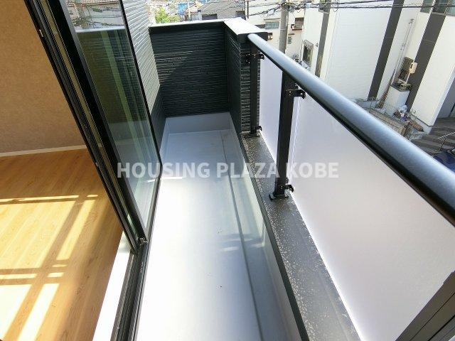 須磨区緑が丘新築戸建のバルコニー