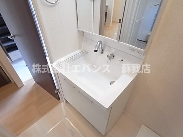 【洗面所】 | ファミリア蘇我 | 独立洗面台、朝の身支度には欠かせません
