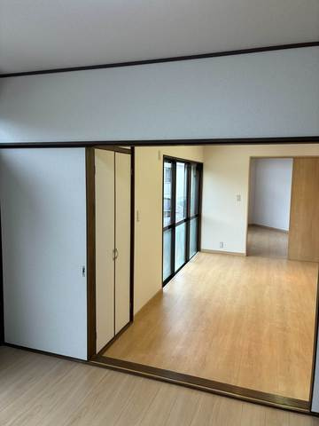 日高市高萩　中古の洋室