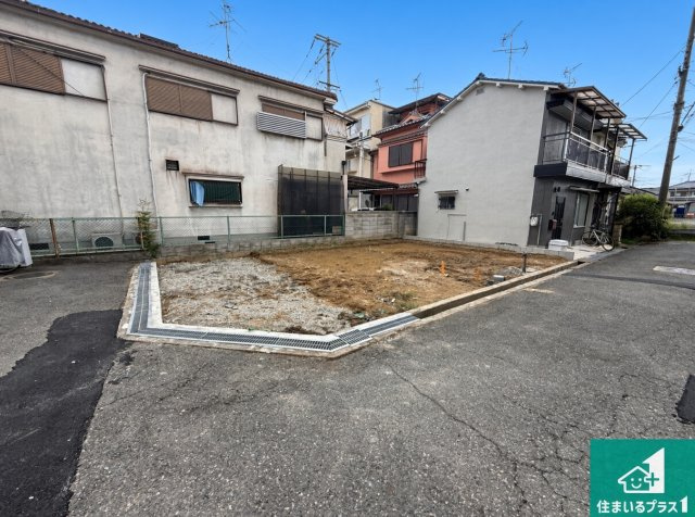 ◆松原市東新町　第2期　新築一戸建ての前面道路含む現地写真|周辺は落ち着いた街並みの住宅地！子育てがしやすい住環境です！まだ未完成ですが、現地でしかわからない事もございます。是非一度ご覧ください。