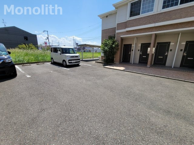 グランディールY・MーⅢの駐車場