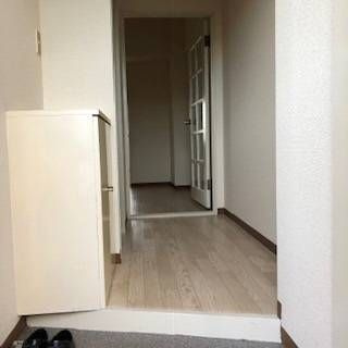 座間市小松原１丁目の賃貸マンションの玄関