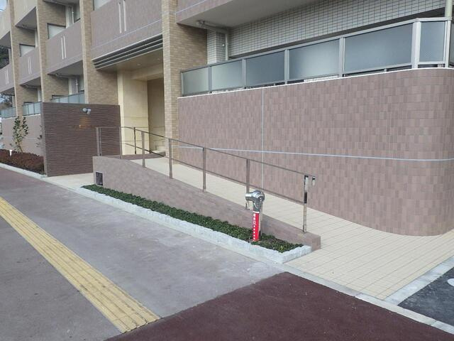 サンモール北小路の駐車場