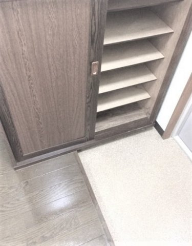 プリメールマンションの玄関