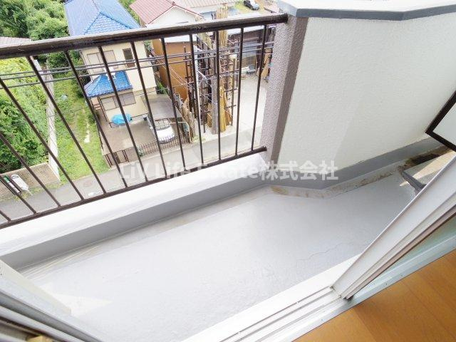 小平市仲町の賃貸マンションのバルコニー