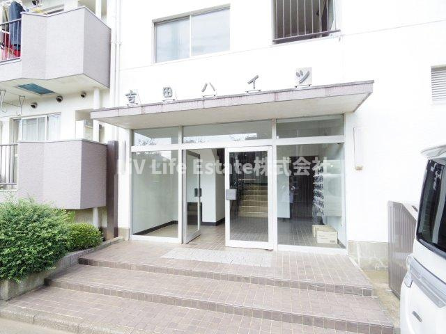 小平市仲町の賃貸マンションのエントランス