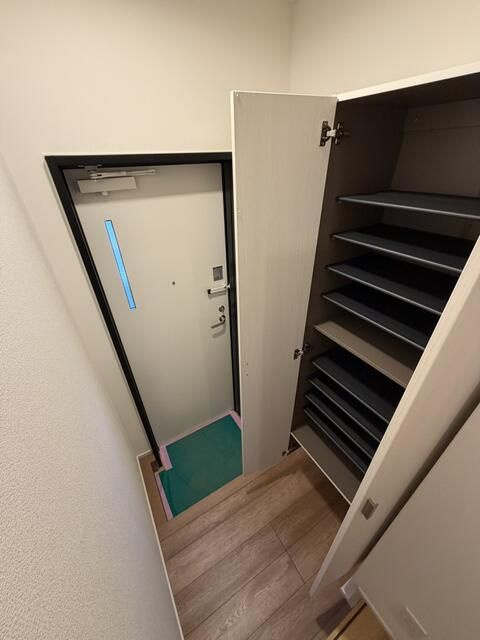 メゾン・ソレイユの玄関
