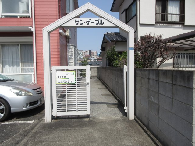 サン・ゲーブルのエントランス|※同タイプ別部屋の参考写真になります