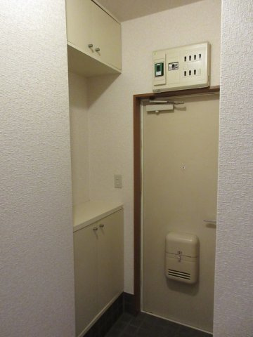 サン・ゲーブルの玄関|※同タイプ別部屋の参考写真になります
