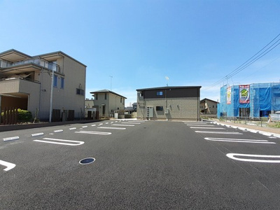 【駐車場】 | パストラル　和 | 駐車場に車を止められます