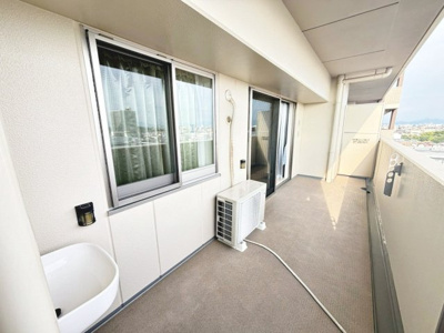 【バルコニー】 | パークシティ堺東タワーズブライト | 【バルコニー】南面バルコニーですので、洗濯物が良く乾きますね！