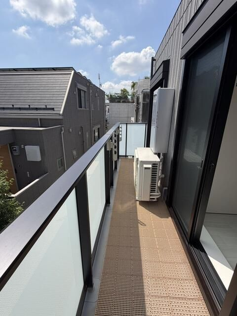 Ｋｏｍａｚａｗａ　Ｋｏｕｅｎ　ｔｅｒｒａｃｅのバルコニー