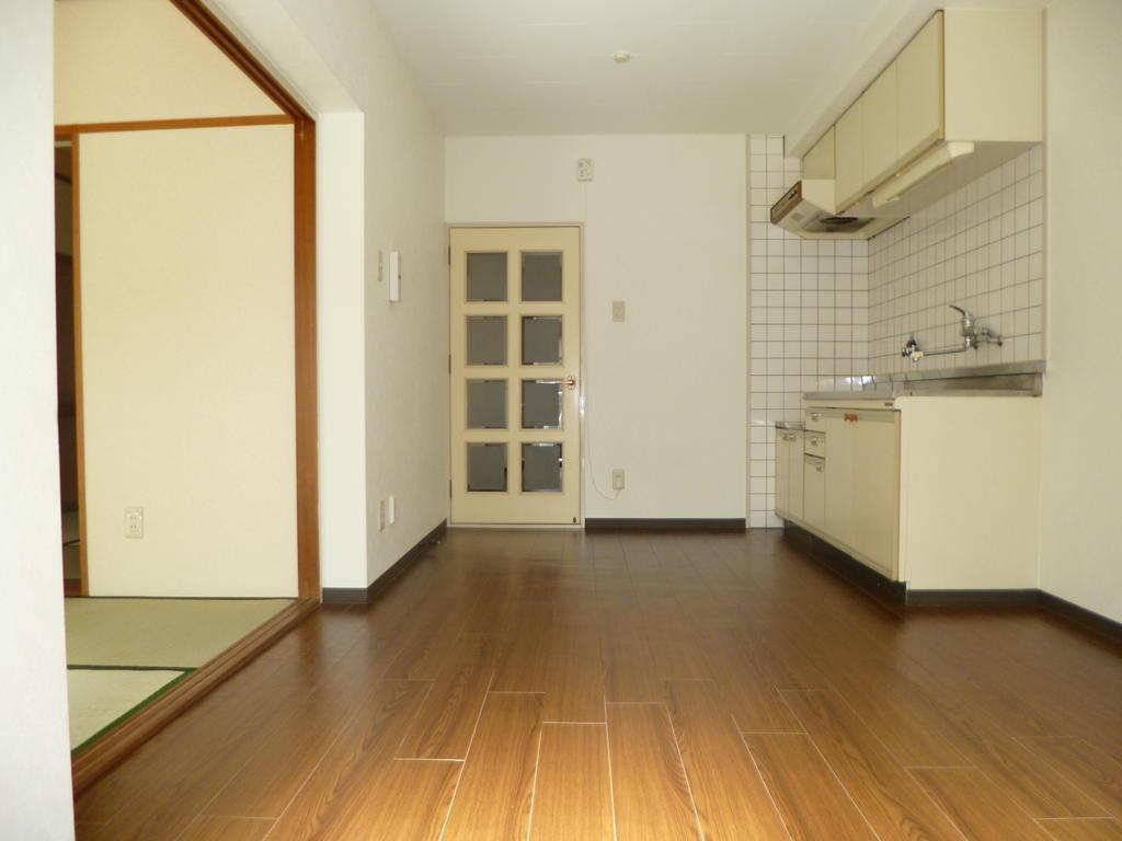 明石市小久保３丁目の賃貸マンションの居間・リビング