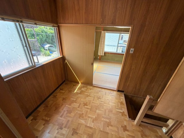 新庄戸建ての洋室