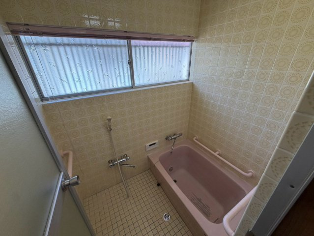 新庄戸建ての浴室