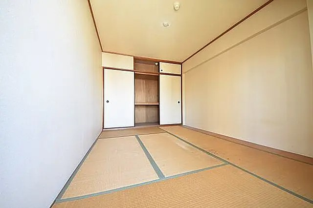 グランドメゾン中山手の居間・リビング