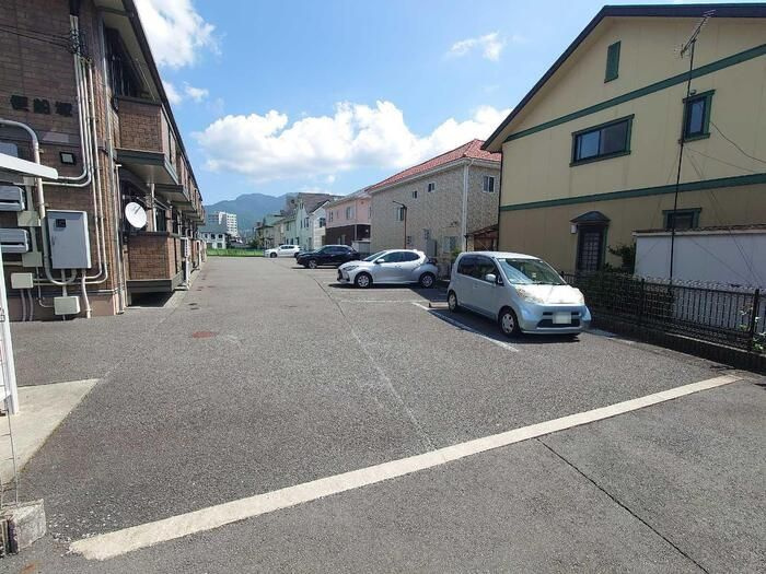 セジュール便船塚の駐車場