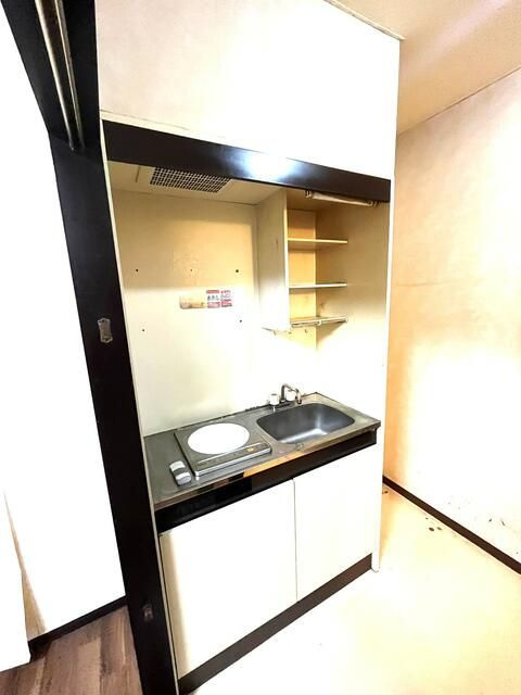 足立区千住旭町の店舗一部の内装