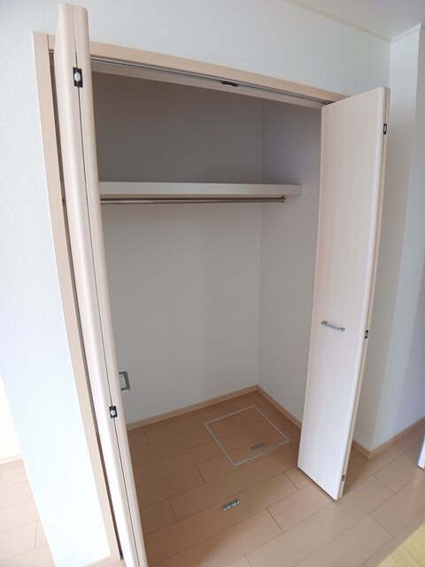 レーベン　スクエア　Ⅱ号館の収納