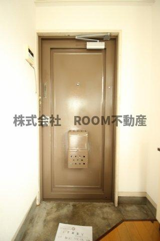 ガーデンHRのエントランス|建物の内部です