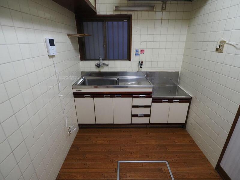 玉津町戸建4Kのキッチン