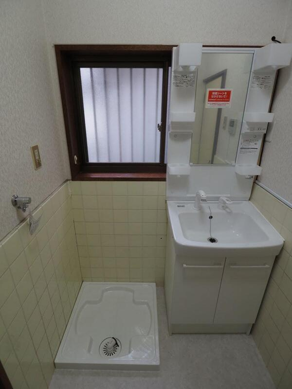 玉津町戸建4Kの洗面所