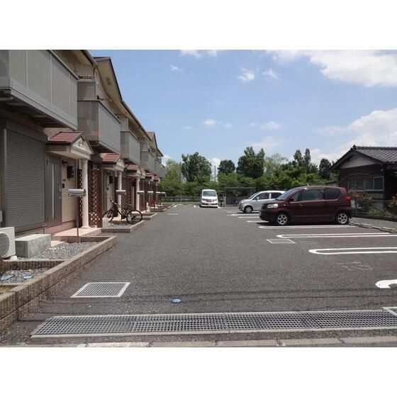 ＧＵＺＺＩの駐車場