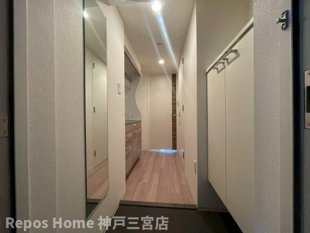セレニテ神戸元町クレアの玄関