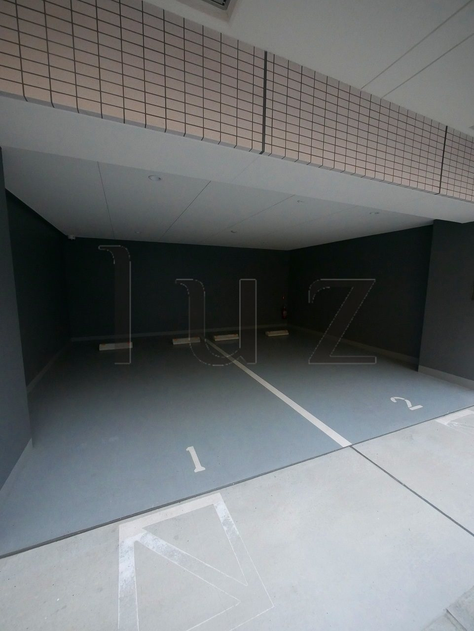 クレストタップ新横浜の駐車場